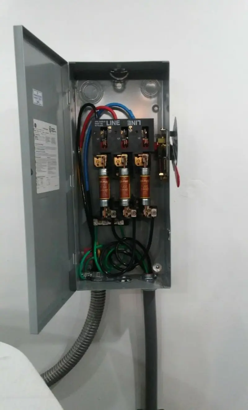 Three-phase disconnect switch installed for Smoke Detector Installation in Floyd